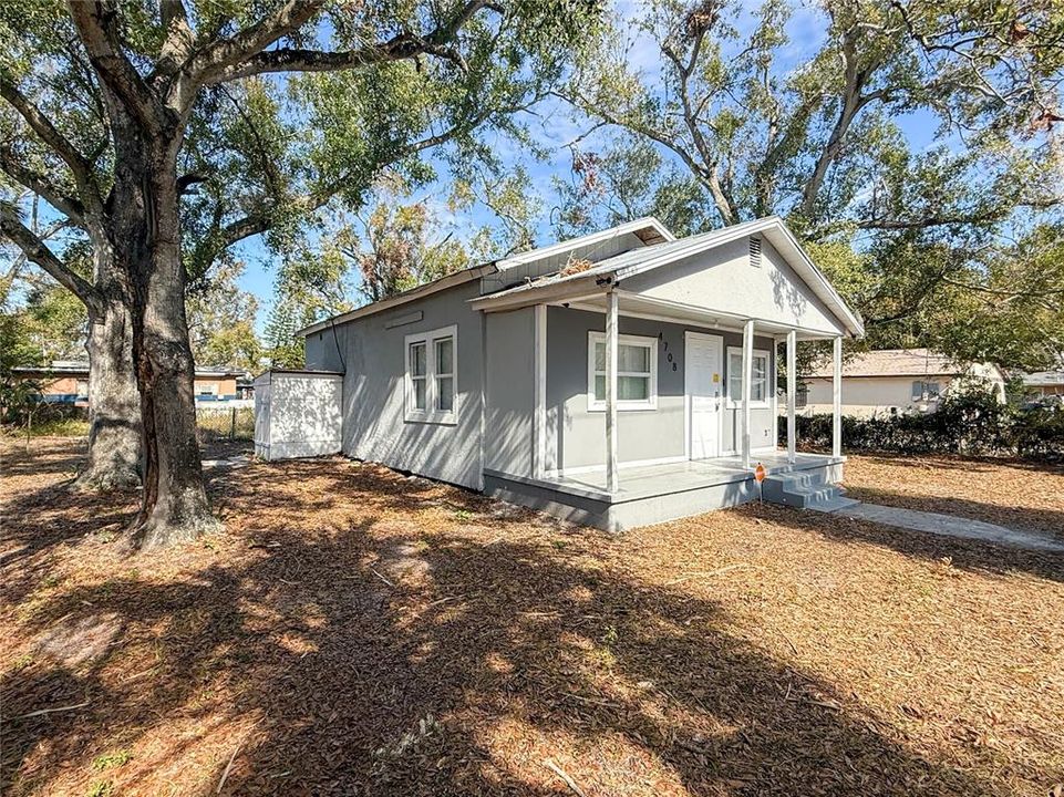 На продажу: $225,000 (2 спален, 1 ванн, 880 Квадратных фут)