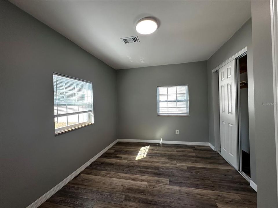 For Sale: $324,000 (2 beds, 1 baths, 812 Square Feet)