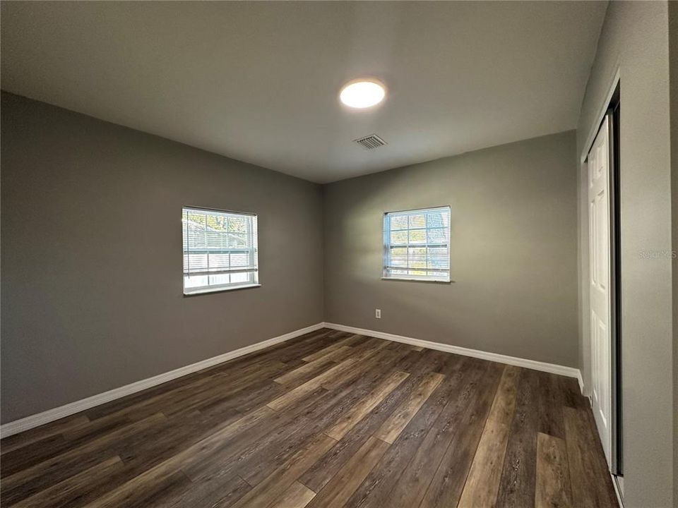 For Sale: $324,000 (2 beds, 1 baths, 812 Square Feet)