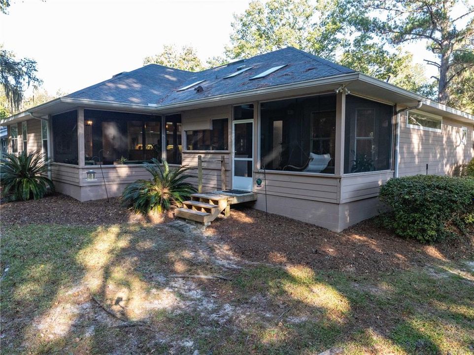 合同活跃: $465,000 (4 贝兹, 3 浴室, 2436 平方英尺)