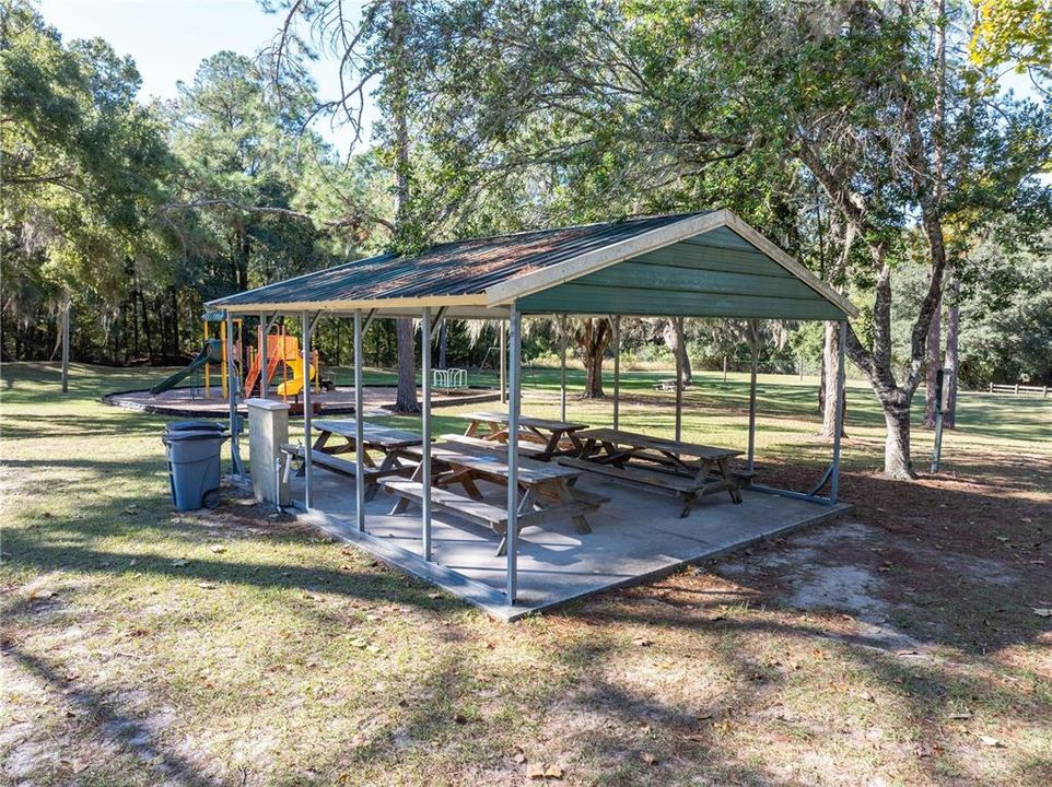 合同活跃: $465,000 (4 贝兹, 3 浴室, 2436 平方英尺)