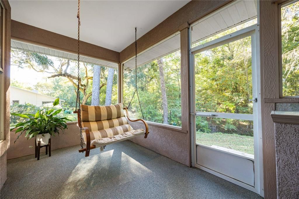 合同活跃: $465,000 (4 贝兹, 3 浴室, 2436 平方英尺)