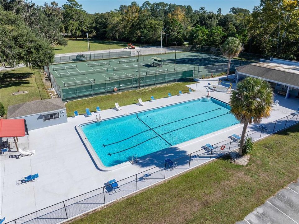 合同活跃: $465,000 (4 贝兹, 3 浴室, 2436 平方英尺)