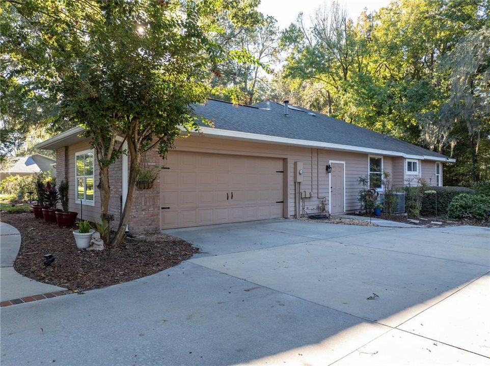 合同活跃: $465,000 (4 贝兹, 3 浴室, 2436 平方英尺)