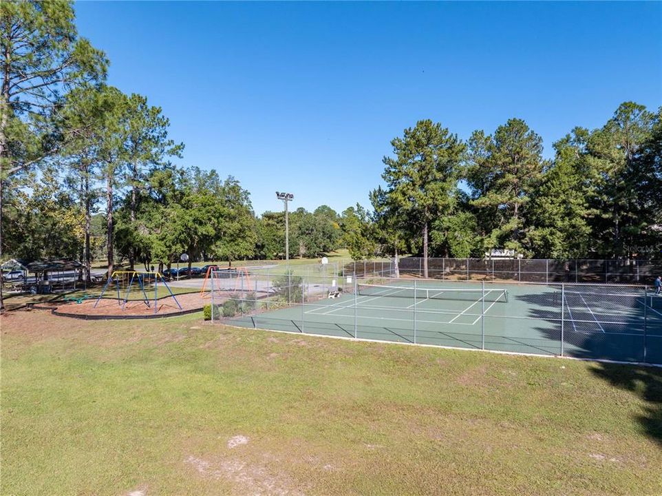 合同活跃: $465,000 (4 贝兹, 3 浴室, 2436 平方英尺)