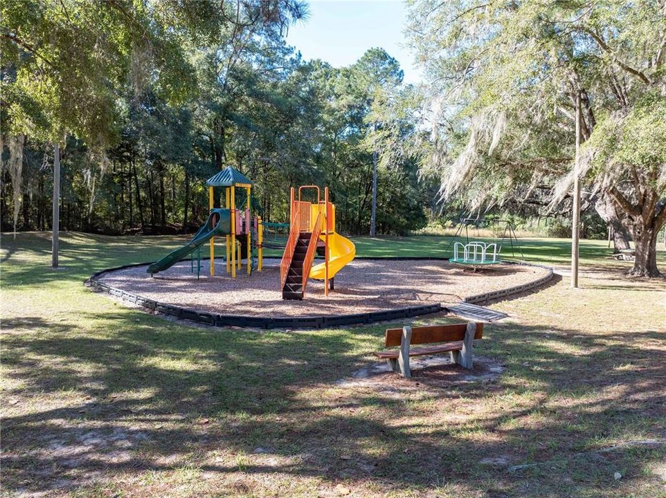 合同活跃: $465,000 (4 贝兹, 3 浴室, 2436 平方英尺)