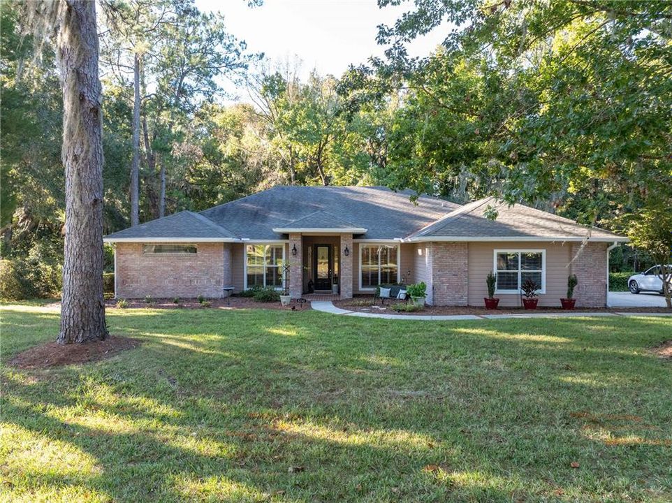 合同活跃: $465,000 (4 贝兹, 3 浴室, 2436 平方英尺)