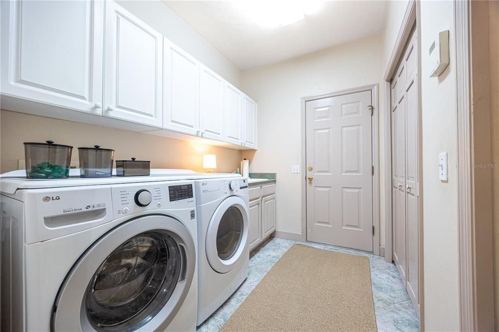 合同活跃: $465,000 (4 贝兹, 3 浴室, 2436 平方英尺)