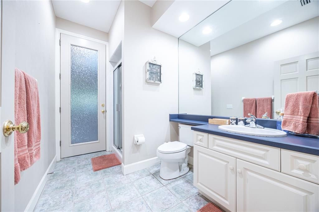 合同活跃: $465,000 (4 贝兹, 3 浴室, 2436 平方英尺)