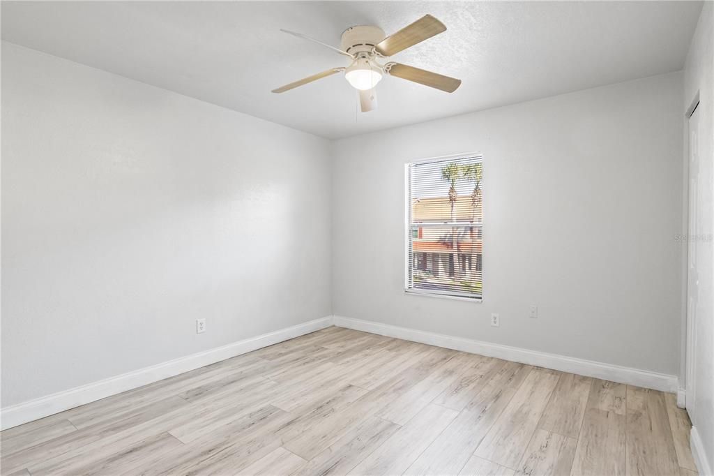 待售: $163,700 (2 贝兹, 1 浴室, 1024 平方英尺)