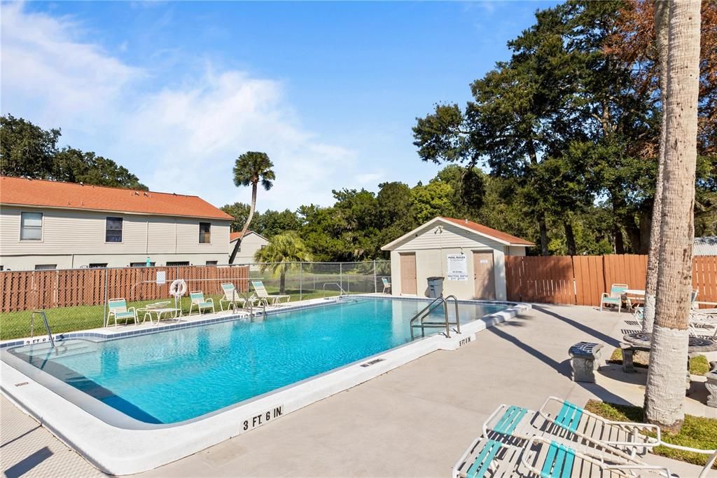 待售: $163,700 (2 贝兹, 1 浴室, 1024 平方英尺)