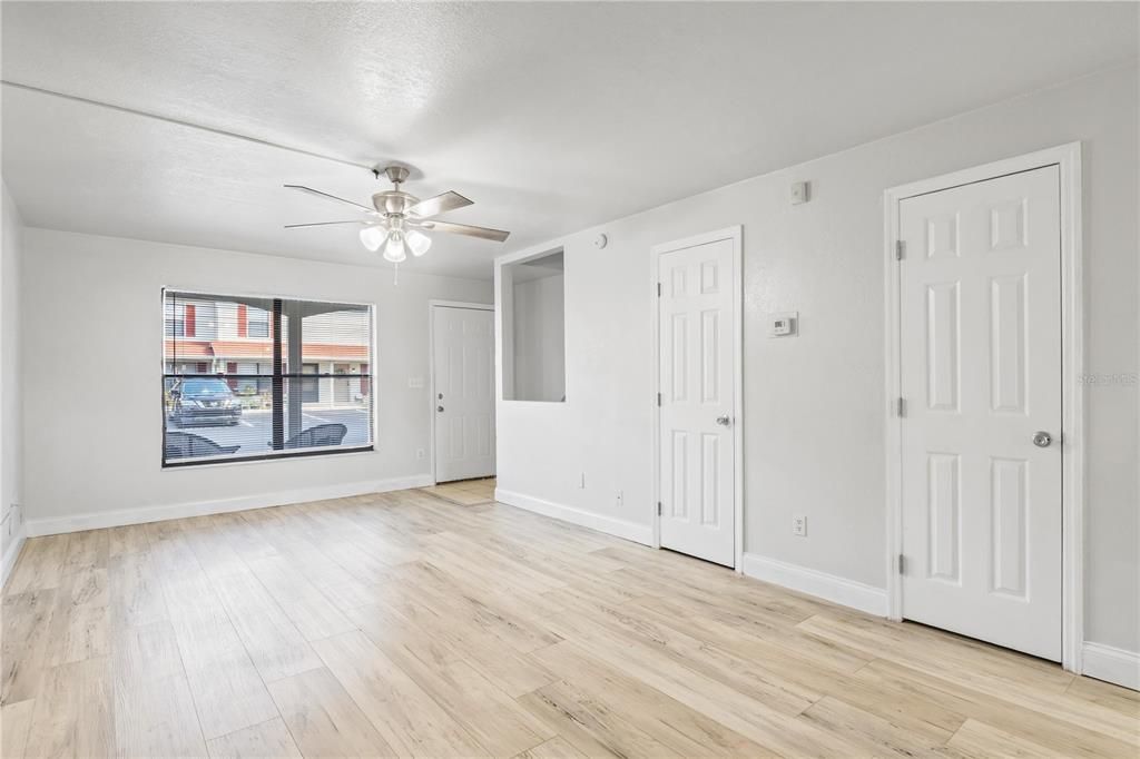 待售: $163,700 (2 贝兹, 1 浴室, 1024 平方英尺)