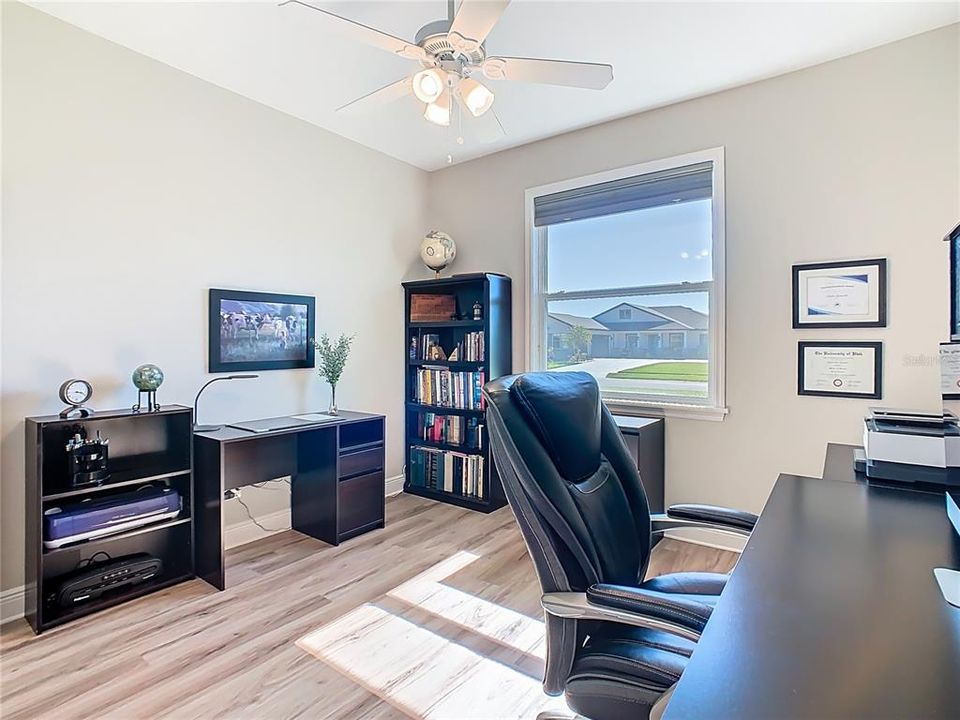 For Sale: $585,000 (4 beds, 3 baths, 2526 Square Feet)