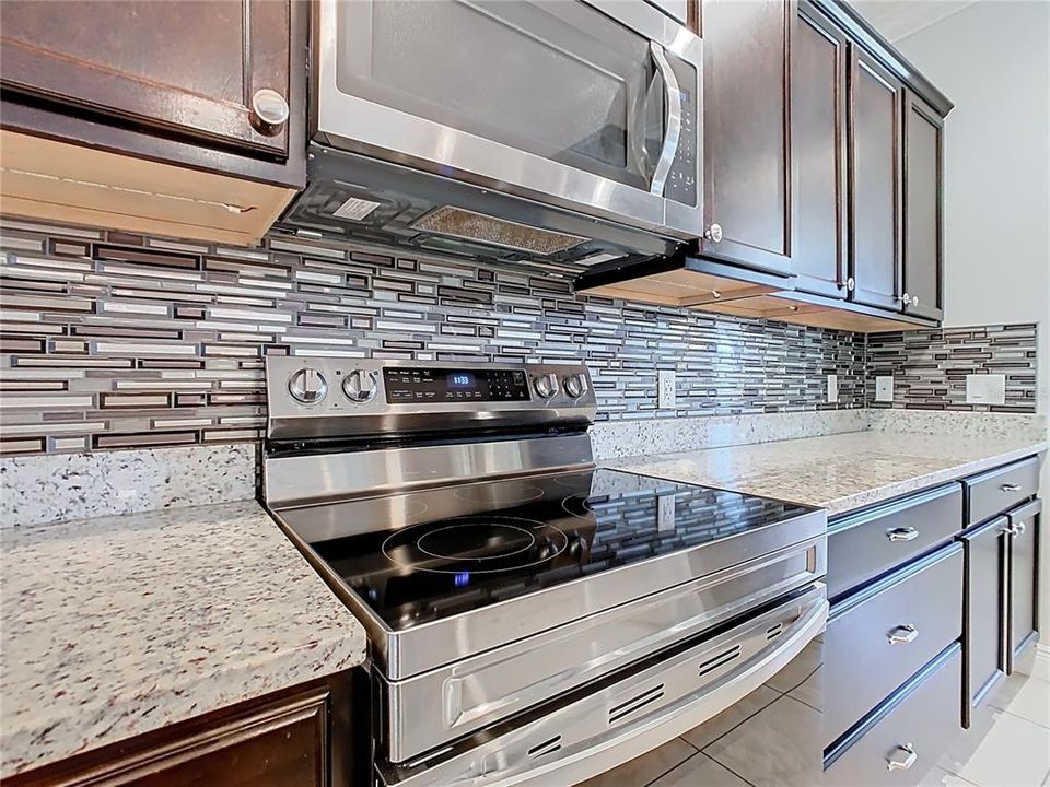 For Sale: $585,000 (4 beds, 3 baths, 2526 Square Feet)