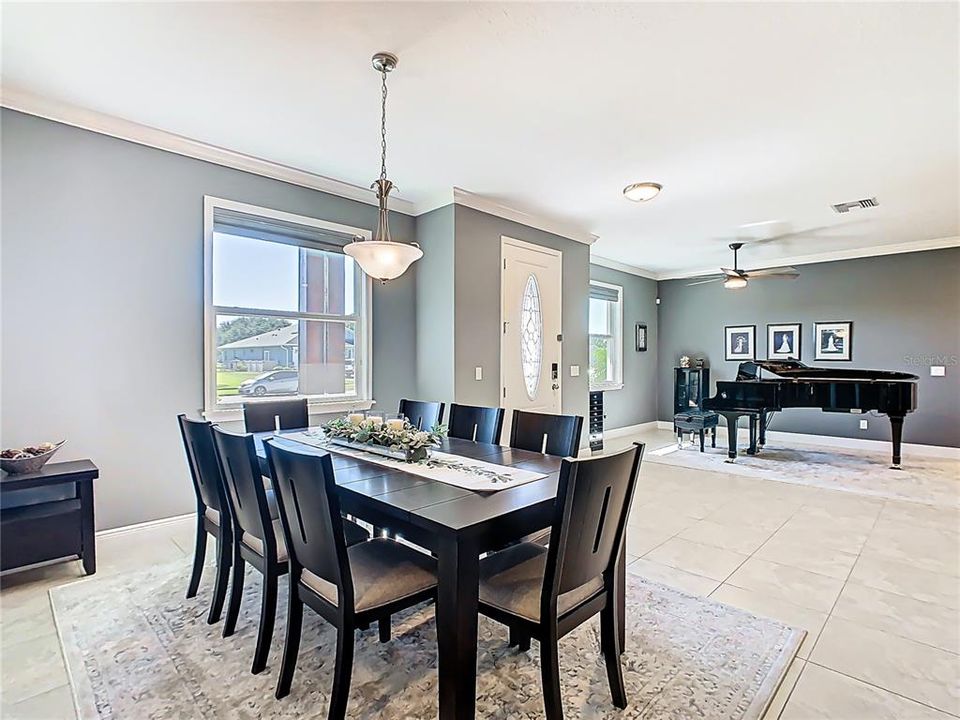 For Sale: $585,000 (4 beds, 3 baths, 2526 Square Feet)