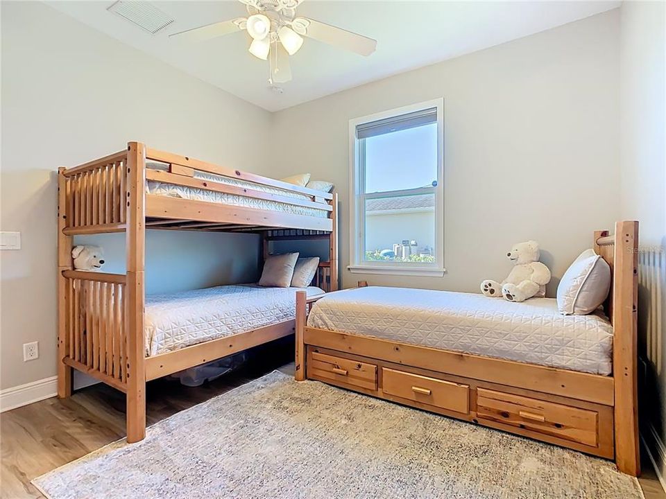 For Sale: $585,000 (4 beds, 3 baths, 2526 Square Feet)