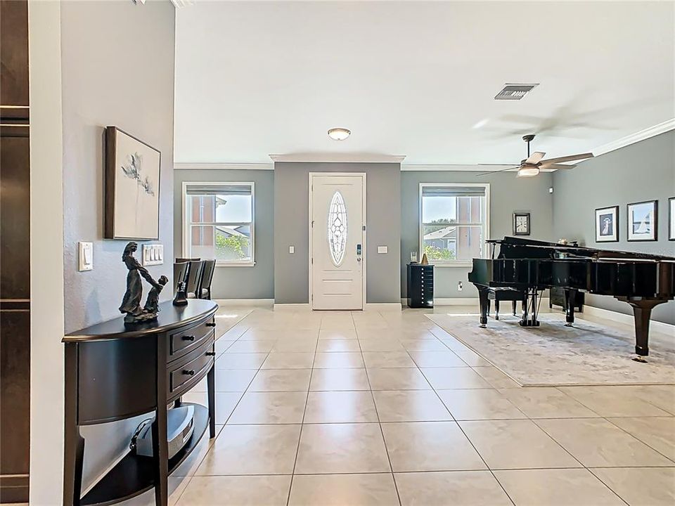 For Sale: $585,000 (4 beds, 3 baths, 2526 Square Feet)