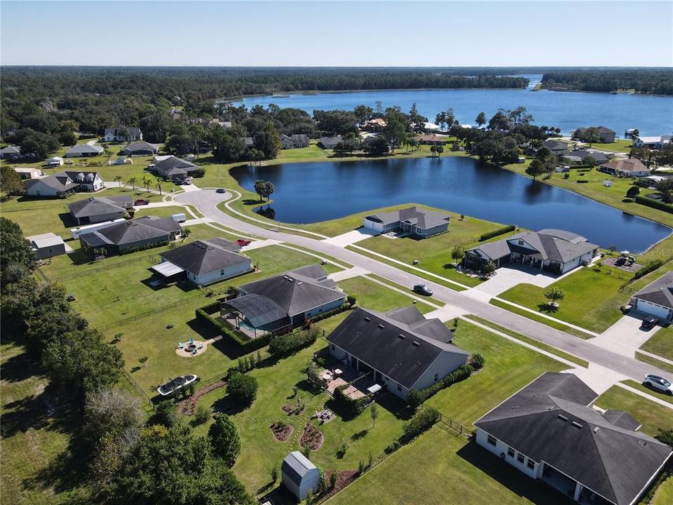 For Sale: $585,000 (4 beds, 3 baths, 2526 Square Feet)