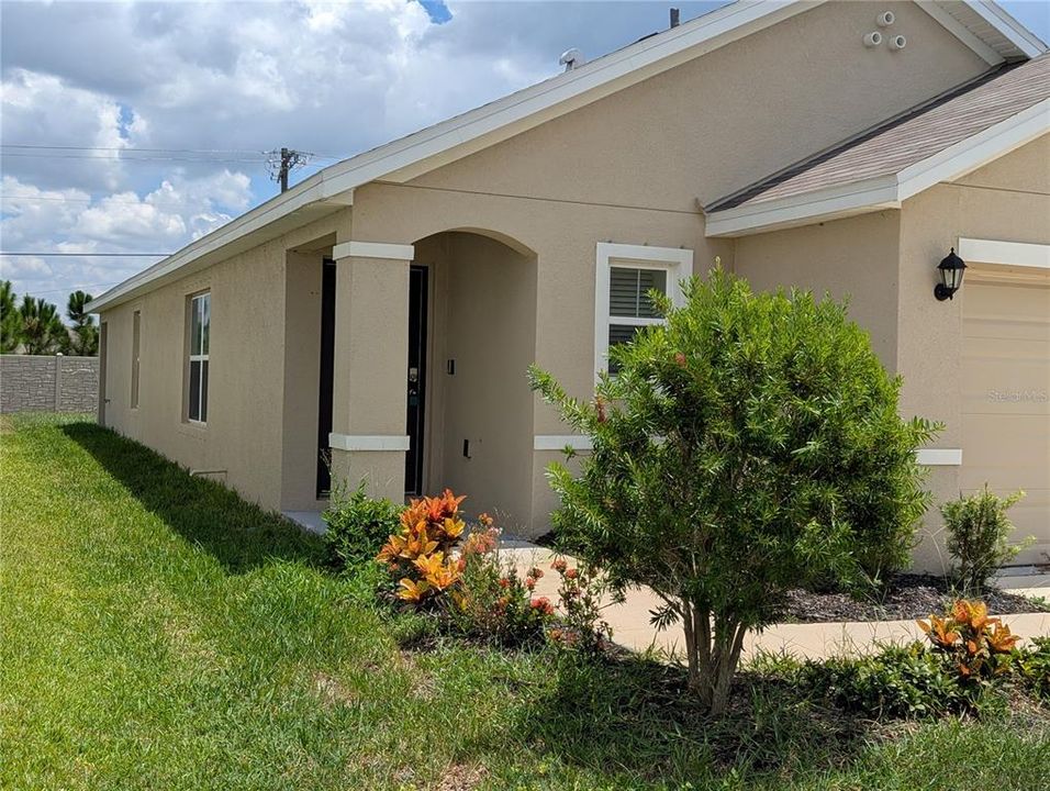 For Rent: $4,500 (3 beds, 2 baths, 1516 Square Feet)