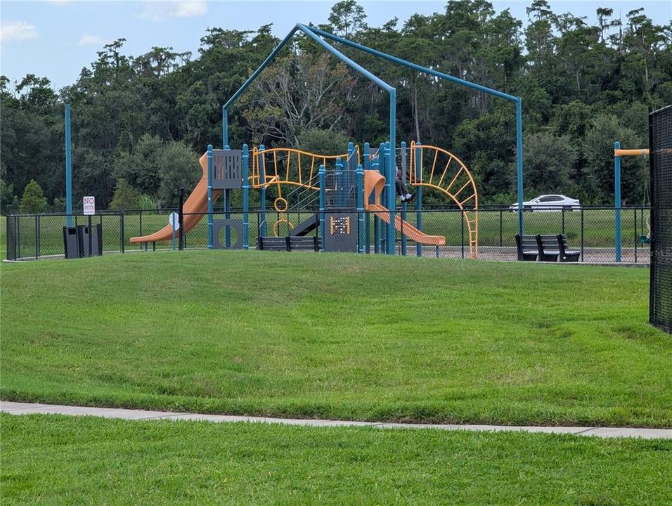 For Rent: $4,500 (3 beds, 2 baths, 1516 Square Feet)