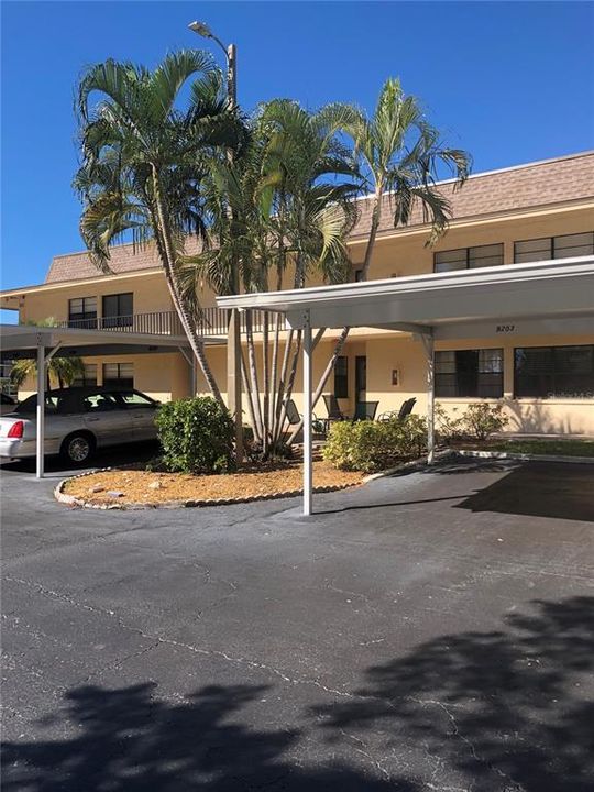 Active With Contract: $139,900 (1 beds, 1 baths, 675 Square Feet)