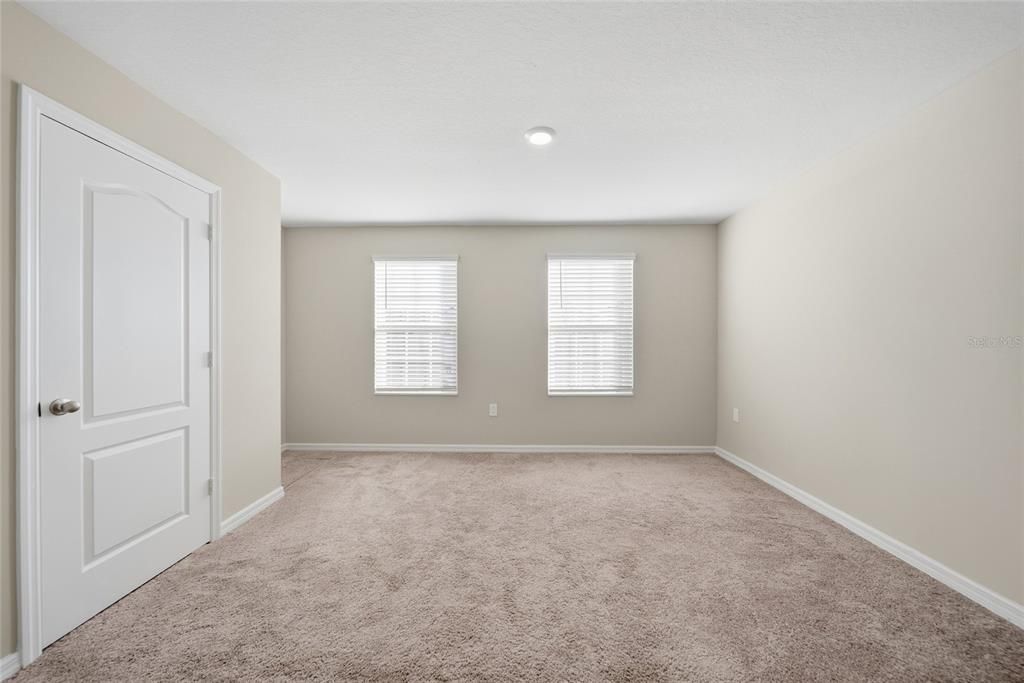 En Renta: $2,399 (3 camas, 2 baños, 2003 Pies cuadrados)