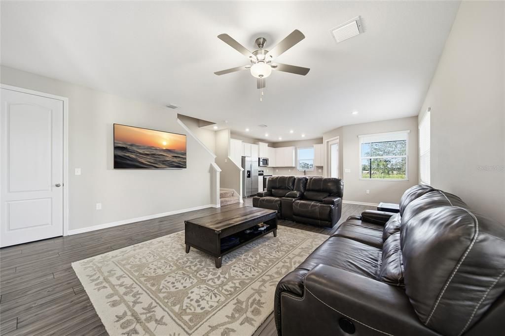 En Renta: $2,399 (3 camas, 2 baños, 2003 Pies cuadrados)