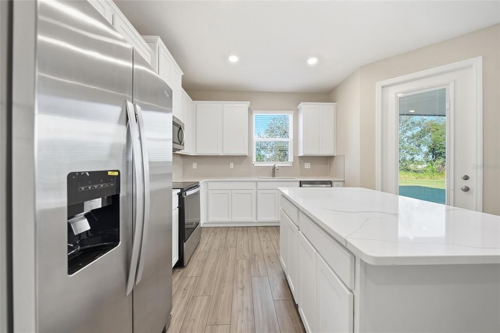 En Renta: $2,399 (3 camas, 2 baños, 2003 Pies cuadrados)