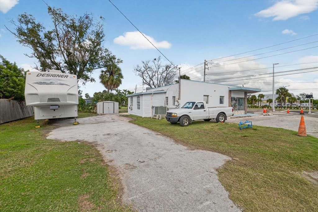 待售: $460,000 (0 贝兹, 0 浴室, 1001 平方英尺)