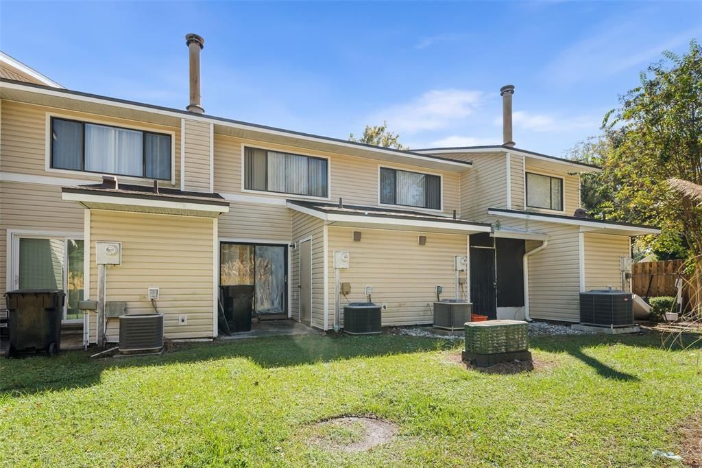 Под контрактом: $100,000 (2 спален, 1 ванн, 1016 Квадратных фут)