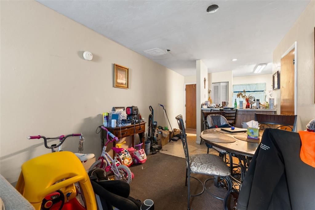 Под контрактом: $100,000 (2 спален, 1 ванн, 1016 Квадратных фут)