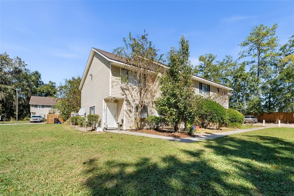 Под контрактом: $100,000 (2 спален, 1 ванн, 1016 Квадратных фут)