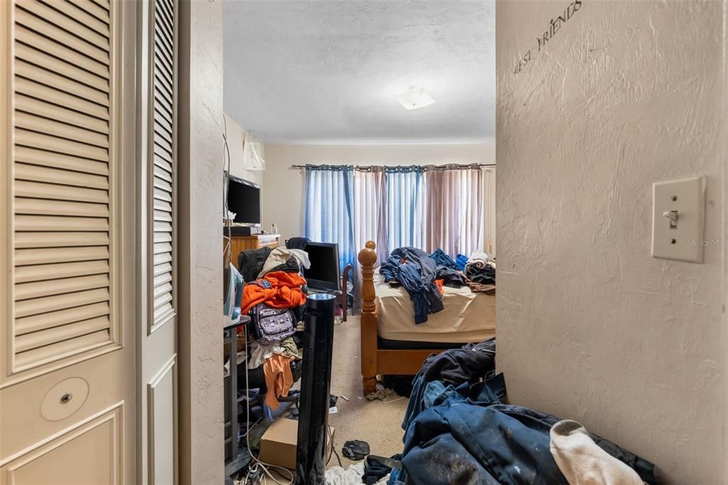 Под контрактом: $100,000 (2 спален, 1 ванн, 1016 Квадратных фут)