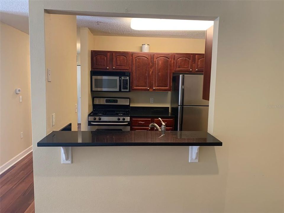 For Rent: $1,500 (1 beds, 1 baths, 830 Square Feet)