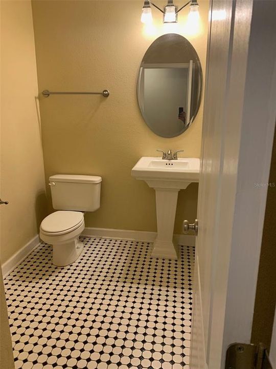 For Rent: $1,500 (1 beds, 1 baths, 830 Square Feet)