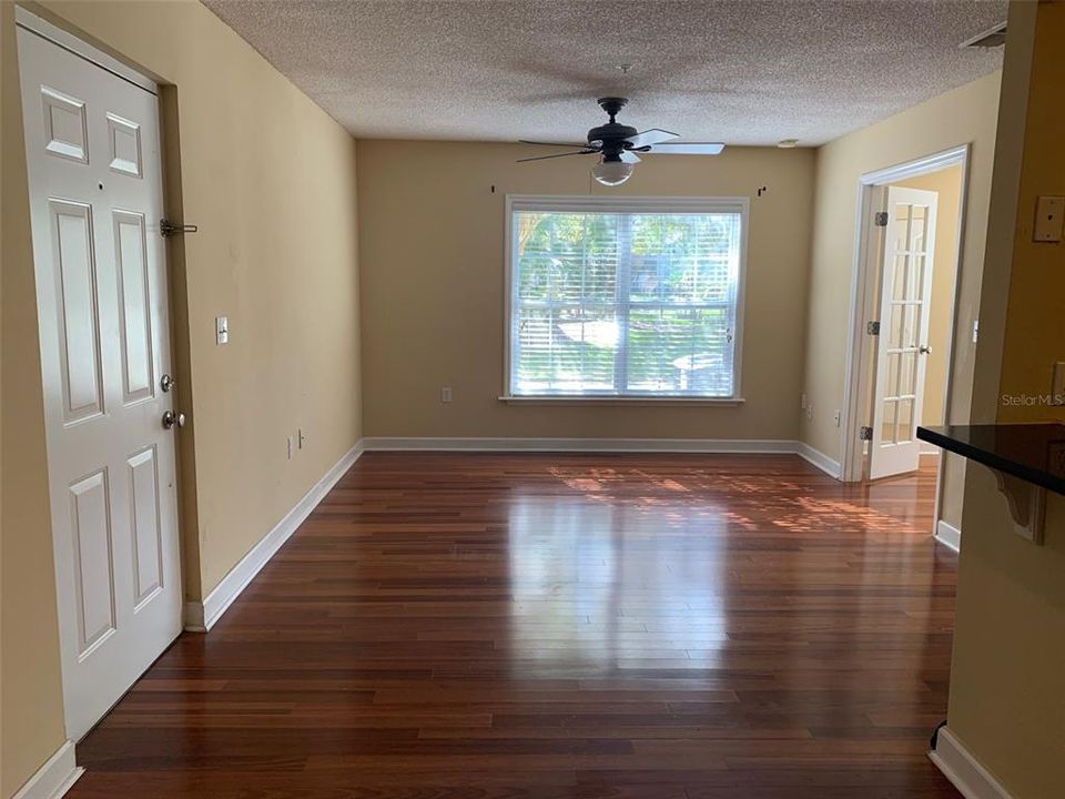 For Rent: $1,500 (1 beds, 1 baths, 830 Square Feet)