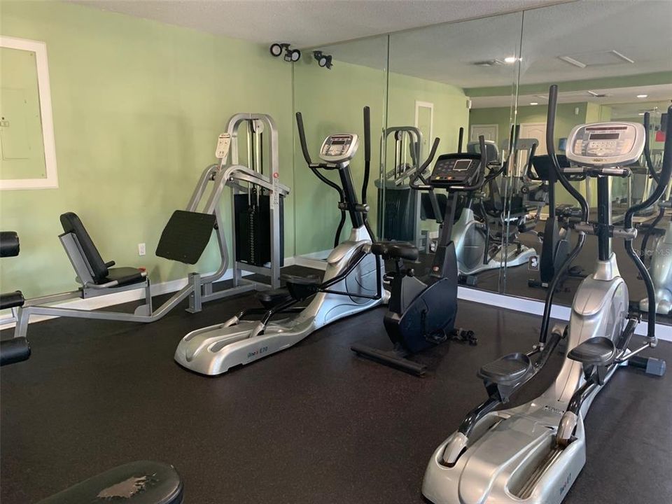 For Rent: $1,500 (1 beds, 1 baths, 830 Square Feet)