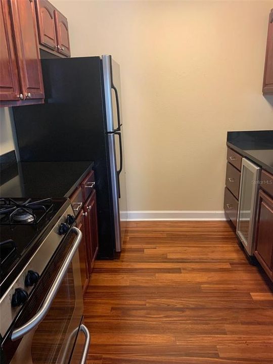 For Rent: $1,500 (1 beds, 1 baths, 830 Square Feet)