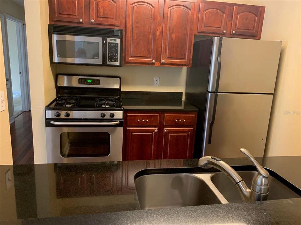 For Rent: $1,500 (1 beds, 1 baths, 830 Square Feet)