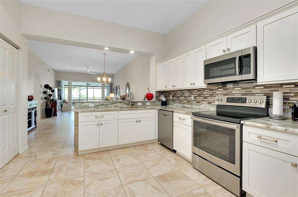 待售: $235,000 (3 贝兹, 2 浴室, 1831 平方英尺)