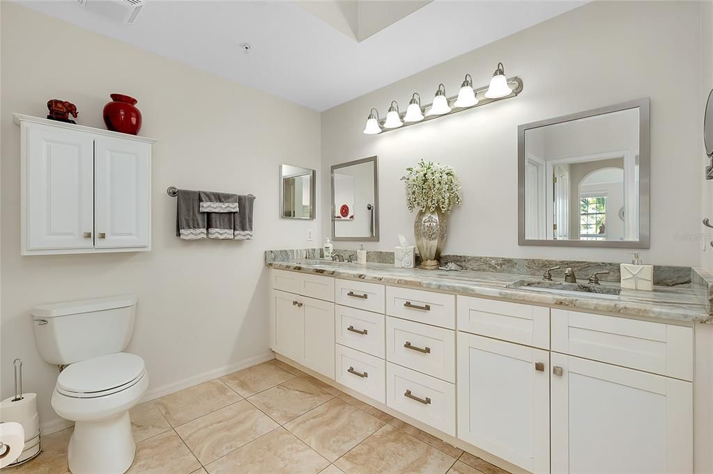 待售: $235,000 (3 贝兹, 2 浴室, 1831 平方英尺)