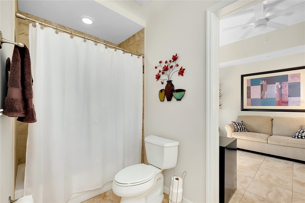 待售: $235,000 (3 贝兹, 2 浴室, 1831 平方英尺)