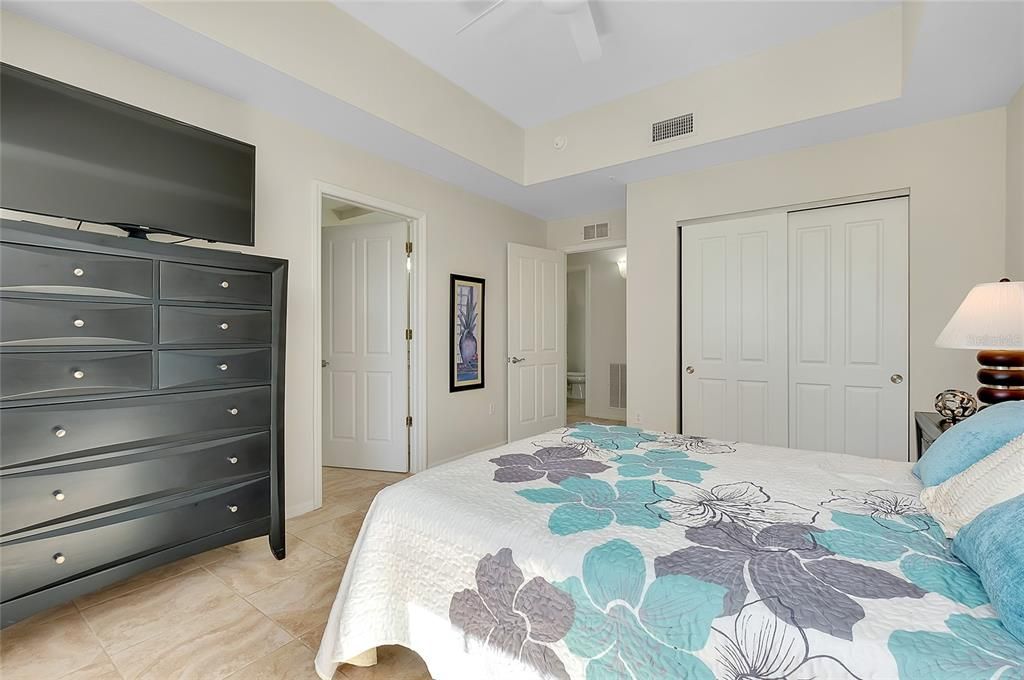 待售: $235,000 (3 贝兹, 2 浴室, 1831 平方英尺)