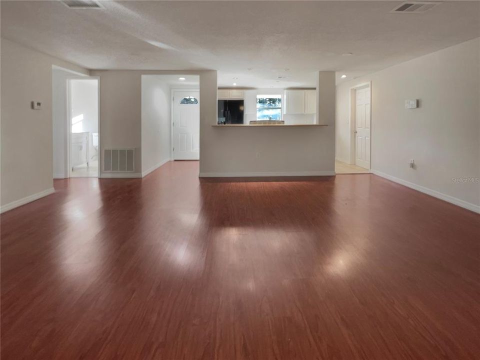 For Sale: $327,000 (3 beds, 2 baths, 1455 Square Feet)