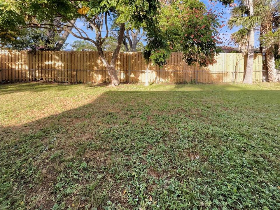 For Sale: $327,000 (3 beds, 2 baths, 1455 Square Feet)