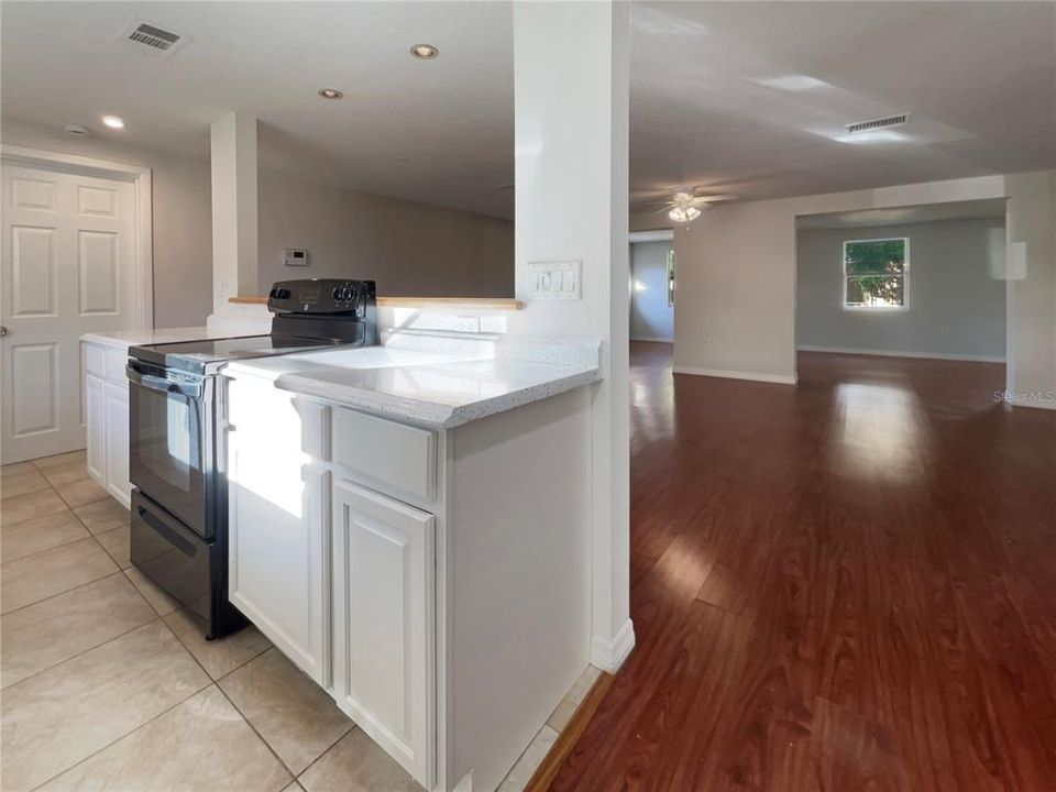 For Sale: $327,000 (3 beds, 2 baths, 1455 Square Feet)