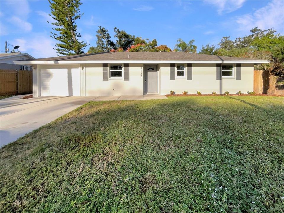 For Sale: $327,000 (3 beds, 2 baths, 1455 Square Feet)