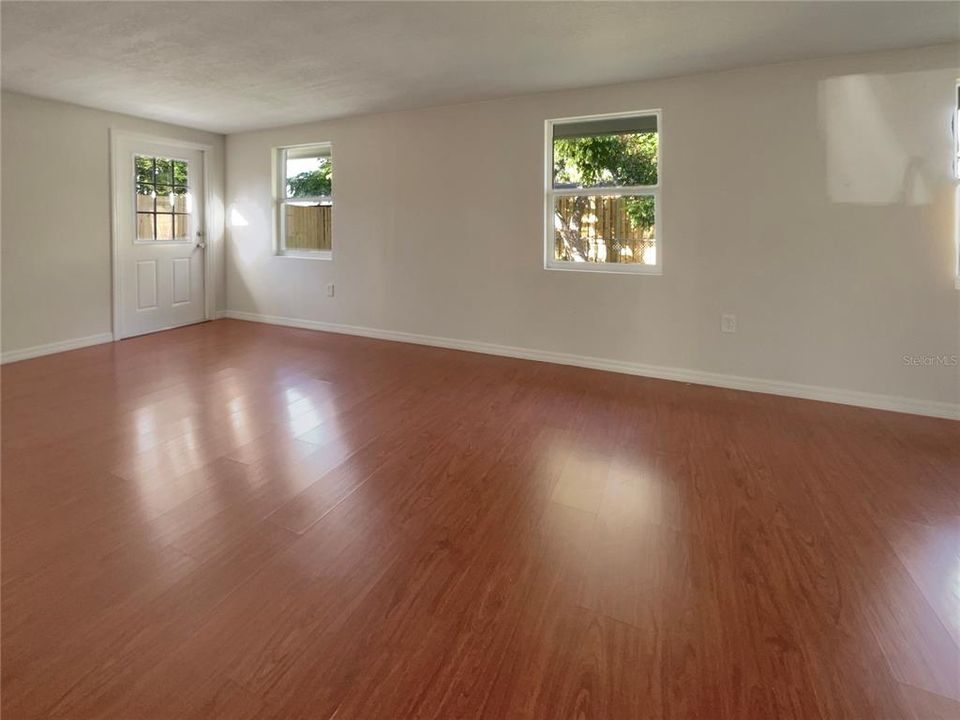 For Sale: $327,000 (3 beds, 2 baths, 1455 Square Feet)