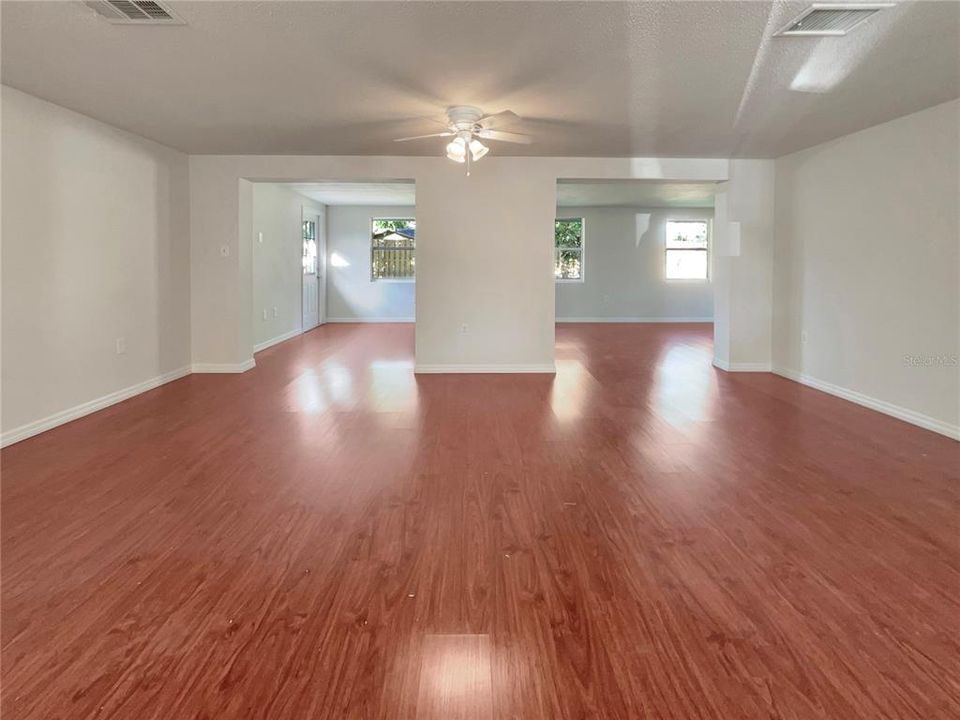 For Sale: $327,000 (3 beds, 2 baths, 1455 Square Feet)