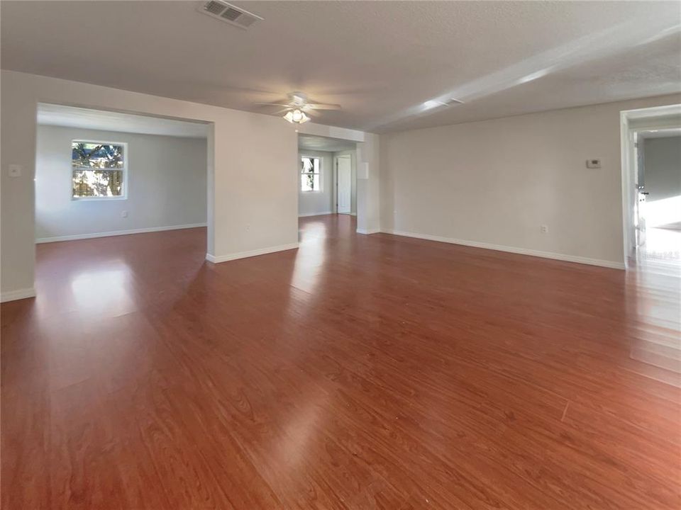 For Sale: $327,000 (3 beds, 2 baths, 1455 Square Feet)